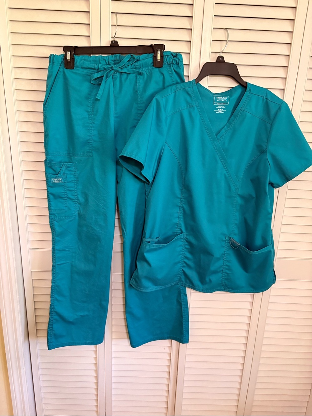 Cherokee Scrub Set - Picture 1 of 6